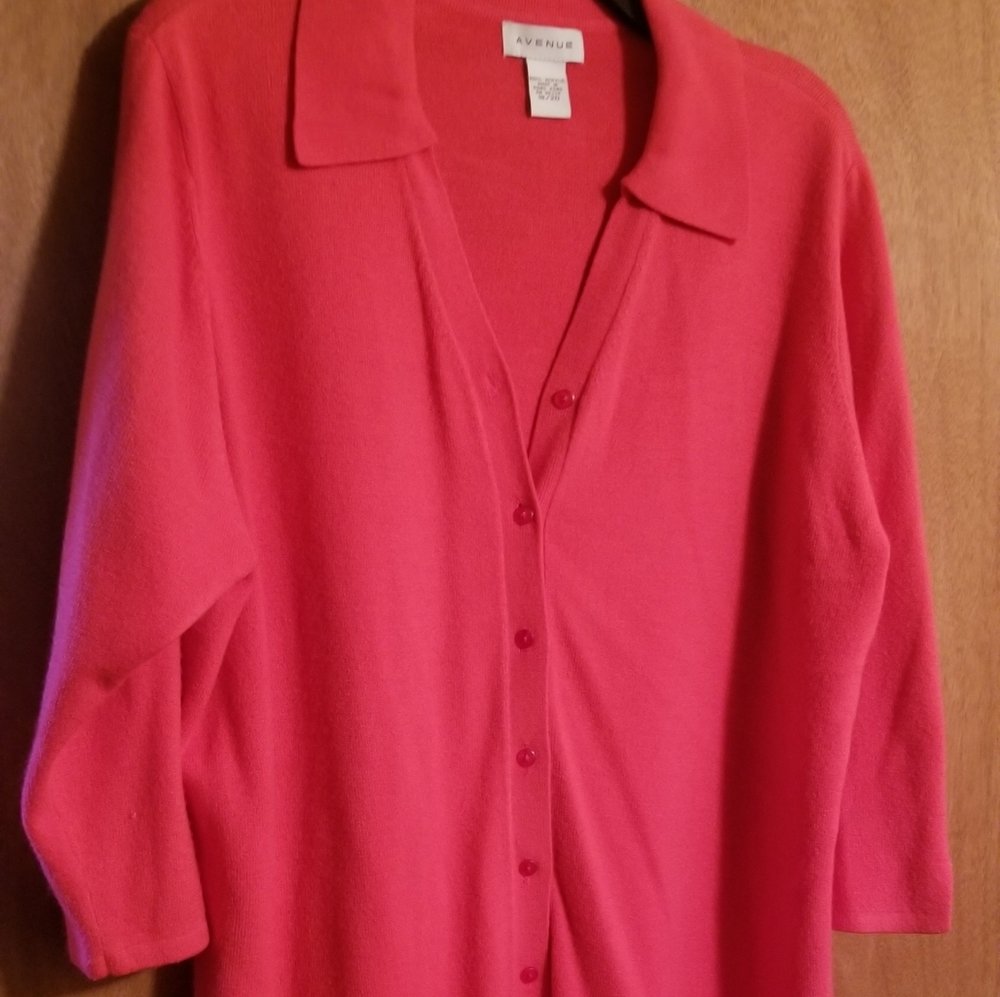 Avenue 18/20 button down sweater w collar